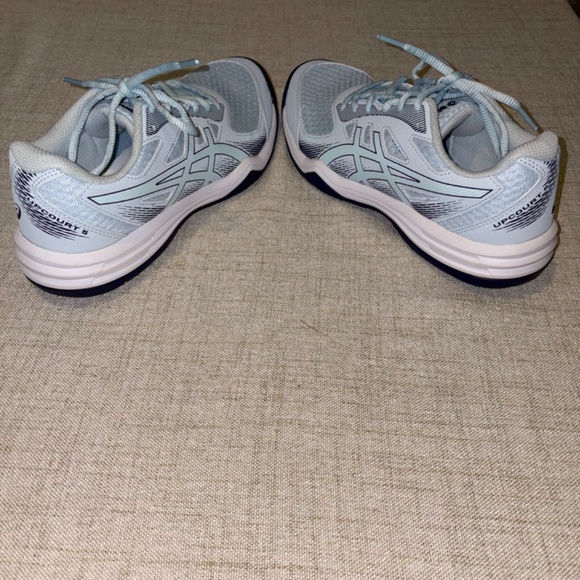 Asics | Women's Upcourt 5 Volleyball Shoes | Size 8 - Picture 8 of 8